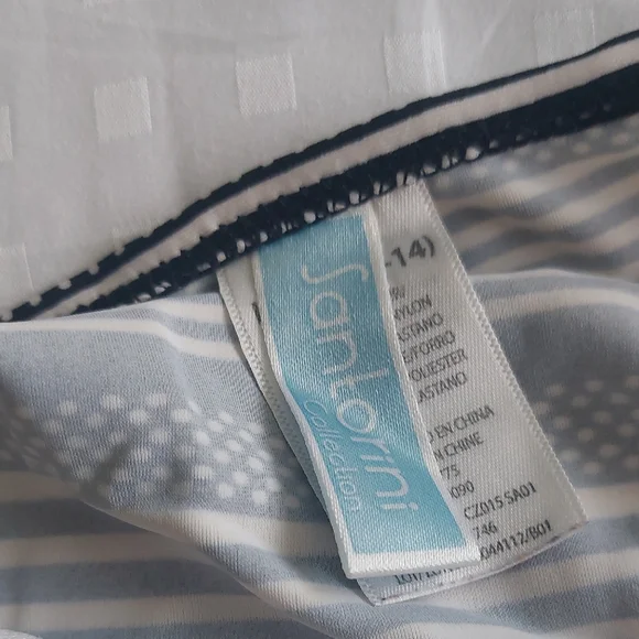 Classic Black and White Striped Bikini with Adjustable Straps - Picture 5 of 10